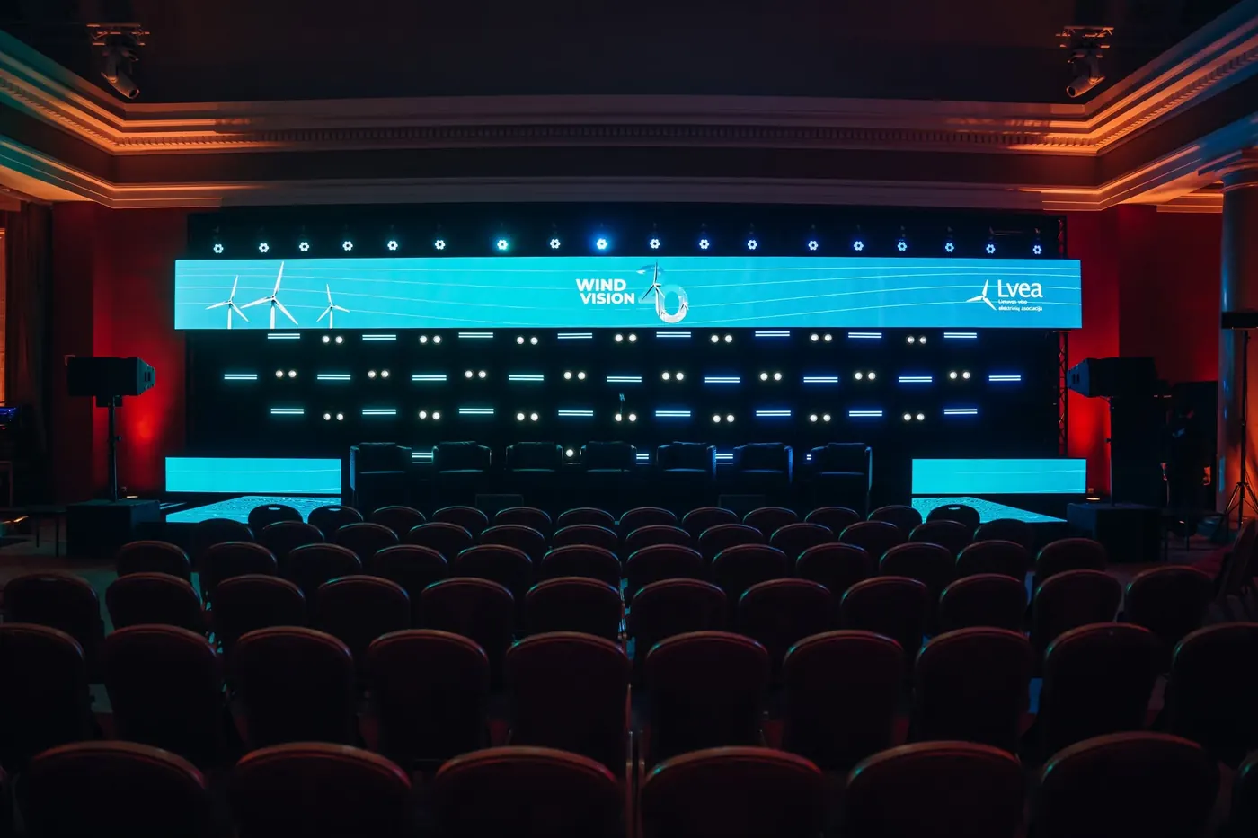LED fonas teatro salėje